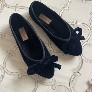 Chic Black Velvet Flats